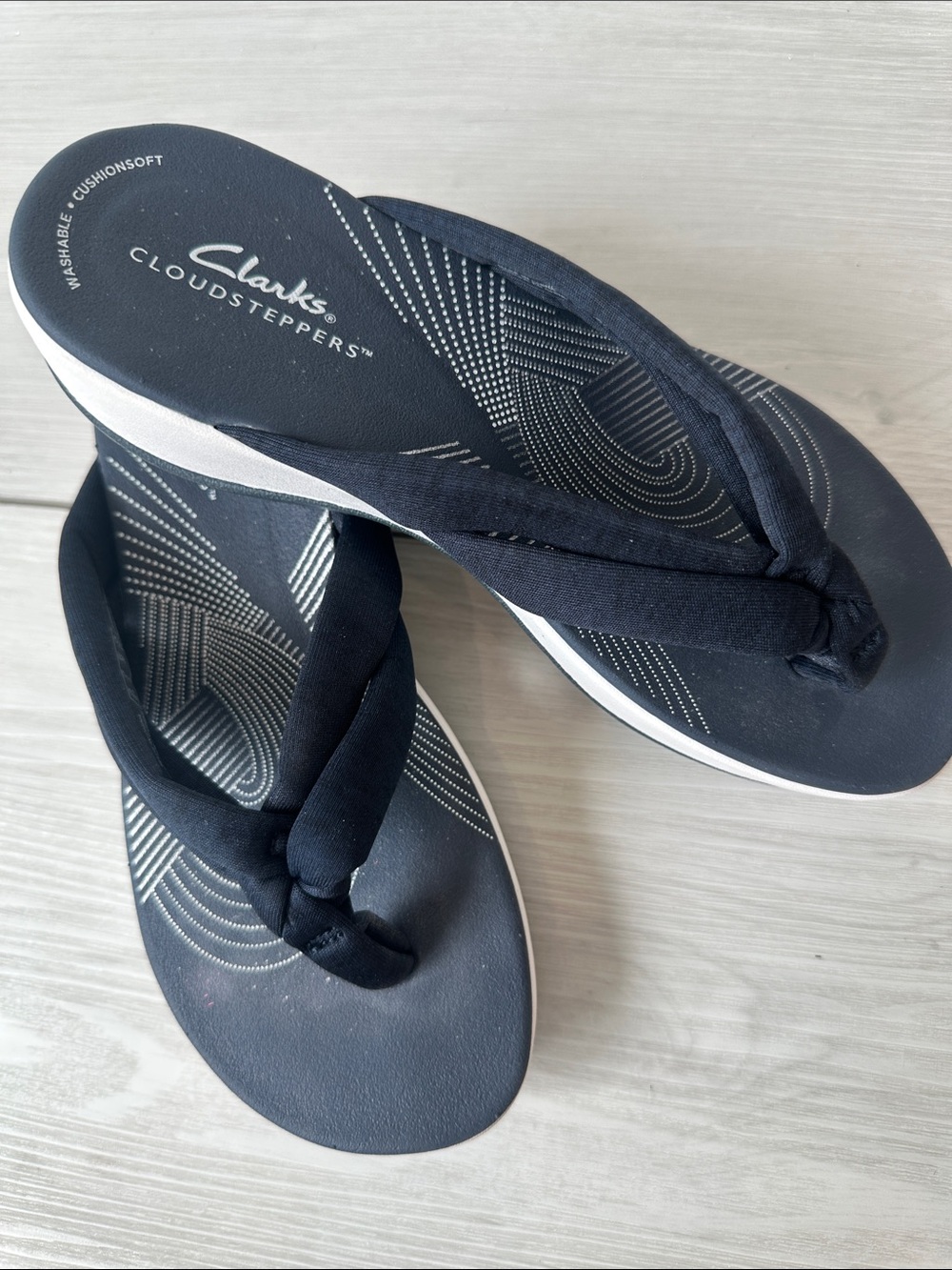 Clarks Cloudsteppers Black and White Women's Wedge Sandals - Picture 1 of 5